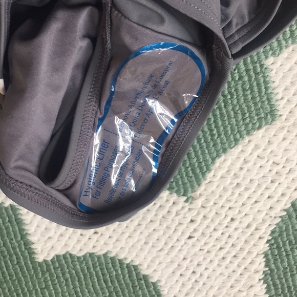 Brand new still has linnet 12 great one piece - Picture 5 of 5